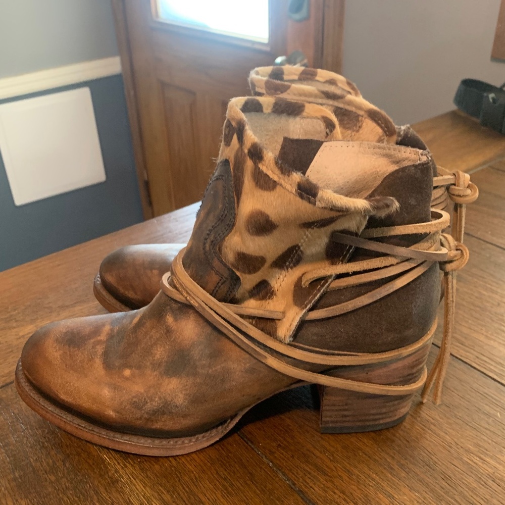 Freebird by Steven Casey leopard print booties - EUC - Picture 3 of 5